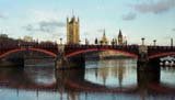 Westminster hinter Brücke